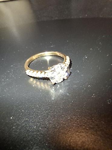 Prstenje: Zlatni verenički prsten sa dijamantima – floralni klaster ukupno — 7