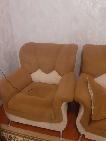 Divanlar: Divan, Açılmayan, Bazasız, Parça, Çatdırılma yoxdur