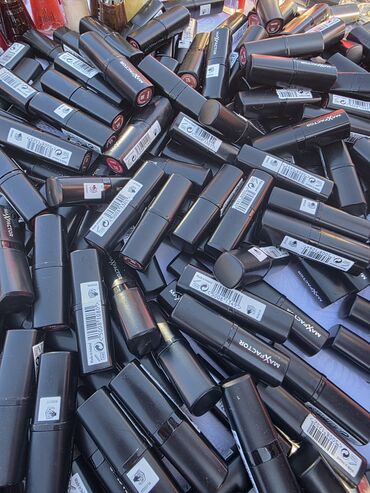 Šminka: Kozmetički set – brendirani proizvodi za usne i oči - Ruževi za usne — 2