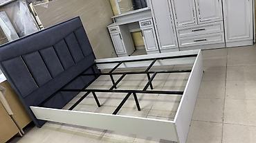 Спальные гарнитуры: Спальный гарнитур в светло-сером/белом глянце с фрезерованными — 5