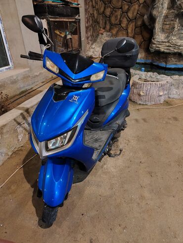 мотороллер муравей купить в бишкеке: Məhsul: Şəhər tipli skuter/moped Xüsusiyyətlər: - Rəng: Parlaq mavi