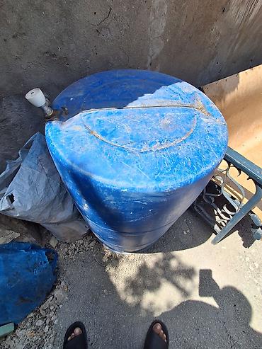 plastik qapilar islenmis: Бак, Пластик, 200 л. л, Б/у, Самовывоз — 1