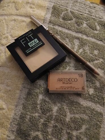 šminka kofer: Puder kameni srednje bez maybelline fit me. kao nov. buf bez. 130. i