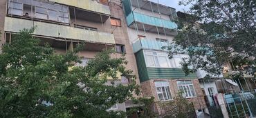 кызыл кияа: 2 комнаты, 60 м², Индивидуалка, 3 этаж, Старый ремонт