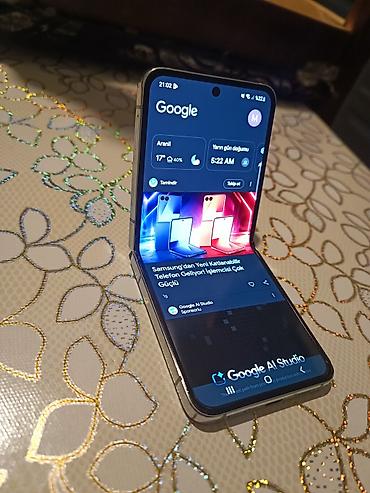 mix flip: Samsung Galaxy Z Flip 5, 256 GB, rəng - Ağ, Barmaq izi — 1
