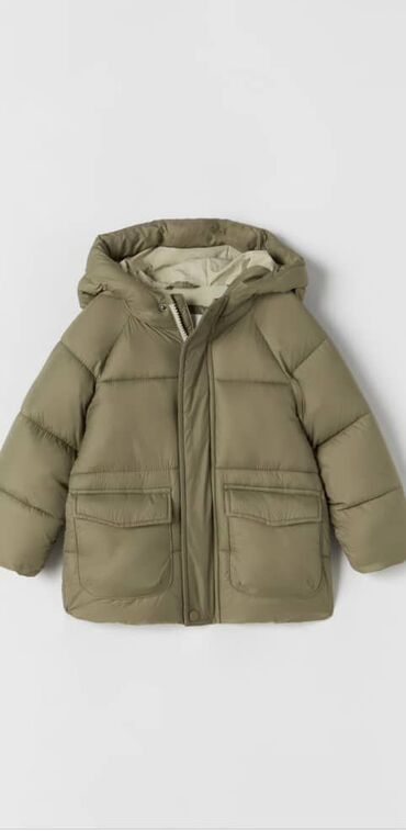 теплая куртка на зиму: Новая куртка ZARA на мальчика, рост 110 см. Цвет хаки, как на фото