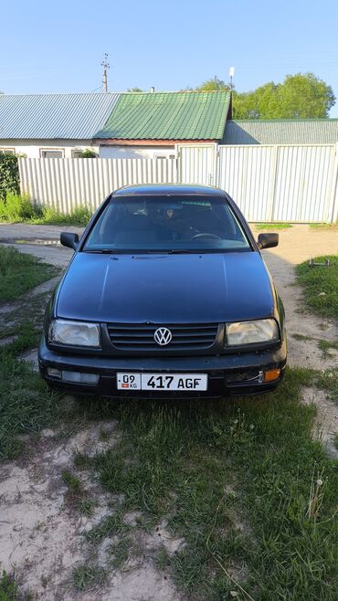Volkswagen: Volkswagen Vento: 1992 г., 1.8 л, Механика, Бензин, Седан