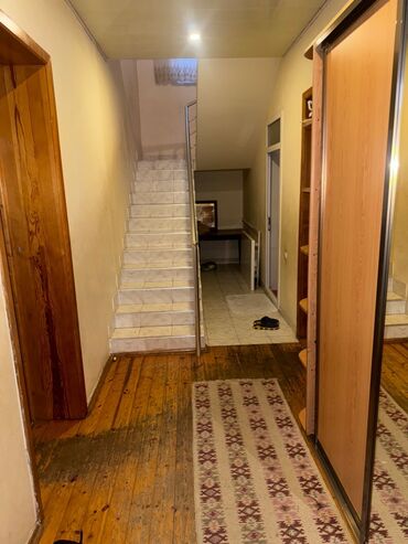 Həyət evləri və villaların satışı: Binəqədi qəs. 5 otaqlı, 180 kv. m, Orta təmir — 12