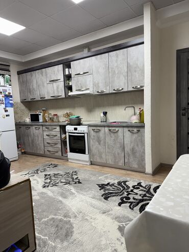 дома нижняя ала арча: 3 комнаты, 80 м², 106 серия, Цокольный этаж этаж, Косметический ремонт