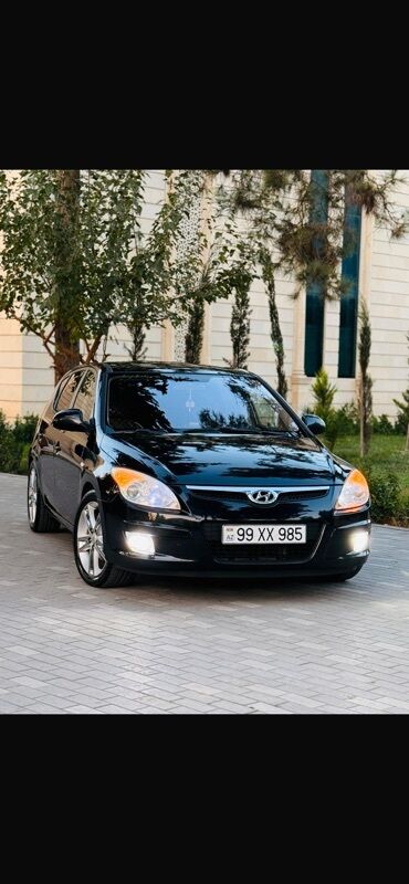 Hyundai: Hyundai i30, qara rəng, 5 qapılı hatchback. Mühərrik və yürüş - CRDi — 19