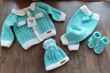 Dəstlər: Əl işi toxunma uşaq geyimləri və aksessuarları. Hər biri sifarişlə — 33