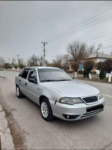 машина ош тико: Daewoo Nexia: 2010 г., 1.6 л, Механика, Бензин, Седан