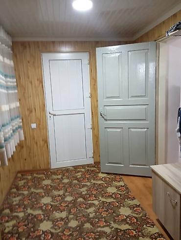 дом ынтымак: Продаю 3-комнатный дом Адрес: с. Ленинское Этаж: 1 Площадь дома: 90 м2 — 6