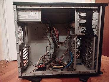 Ostali kompjuterski delovi: Kuciste za kompjuter. Spojio plocu,napajanje radi i power taster je — 3