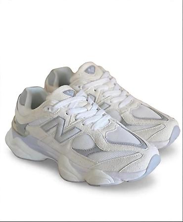 2000 dinara: New Balance patike – model inspirisan „dad shoe“ estetikom u — 1