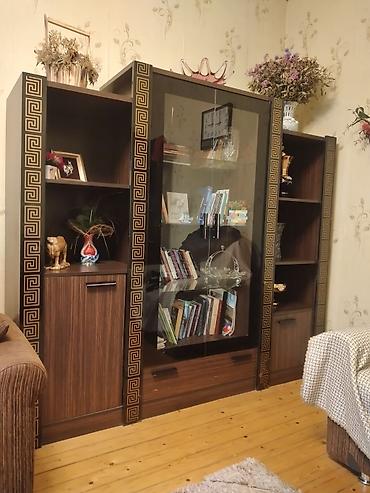 пластик шкаф: Qonaq otağı üçün dekorativ divar dolabı (modul vitrin) - Dizayn: Tünd — 1