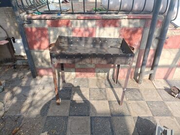 hisə verilmiş toyuq: 10 sislik - Material: qalın divarlı polad, perçin və qaynaqla