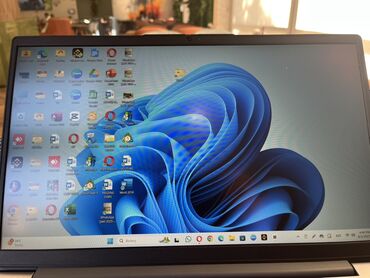 HP: Lenovo noutbuku – 15.6" Full HD ekranlı, metalik boz korpuslu model