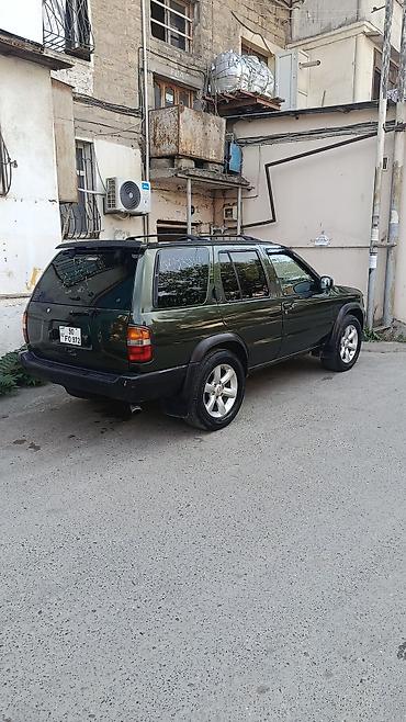Nissan: Nissan Pathfinder (R50) SUV - Kuzov: 5 qapılı, yaşıl rəng, arxa — 1