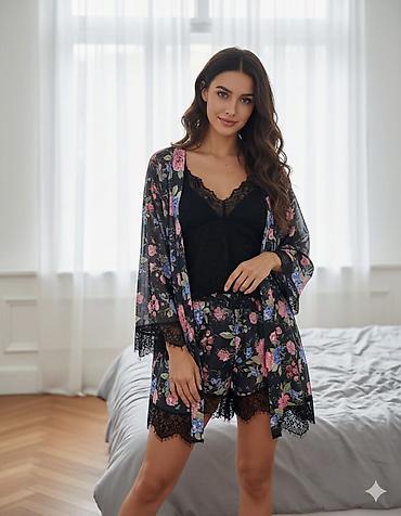 Домашние костюмы: Qadın pijama/kimono dəsti – 3 hissəli Tərkib və dizayn: - Üst: nazik — 2