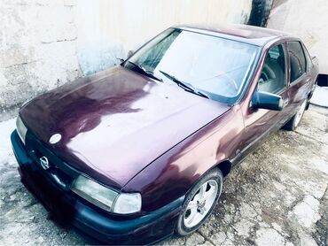 Opel: Opel Vectra: 1992 г., 1.6 л, Механика, Бензин, Седан