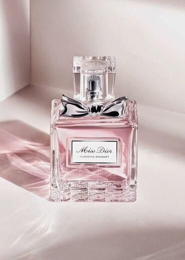 флакон для духов: Парфюмерная вода Miss Dior Blooming Bouquet в элегантном флаконе