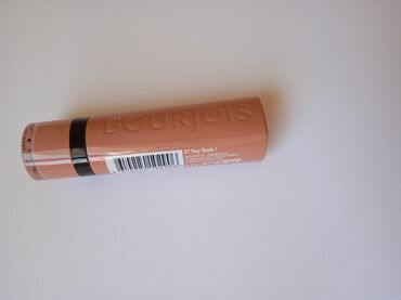 Šminka: Bourjois mat karmin 01 izuzetno dugotrajan, isprobana nijansa samo — 2