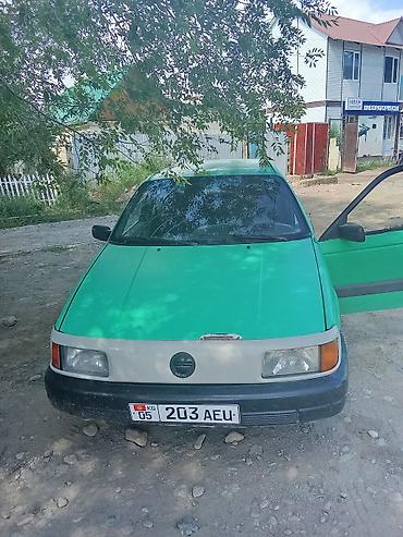 Унаа сатуу: Volkswagen Passat: 1990 г., Кол менен иштөөчү, Бензин — 2