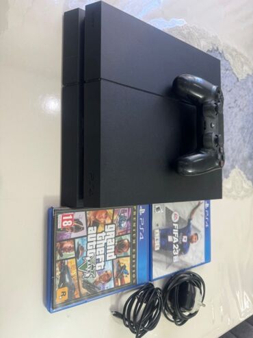 kredit ps 4: Ps 4 
1 tb
Orginal pult
Fifa 23, GTA 5 disk