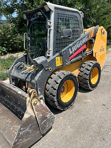 byd gunluk kirayə: Bobcat/ miniyükleyici/ liugong Yere göre qiymet deyişir. Yüksek — 3