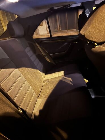 Mercedes-Benz: Salam. Maşin şəxsidir. İline göre yaxşı vəziyyətdədir. Şəkildən də — 5