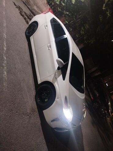 Toyota: Toyota Prius: 2013 г., 1.8 л, Автомат, Гибрид, Хэтчбэк