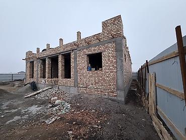 Продажа коттеджей и домов: Продаётся недостроенный одноэтажный кирпичный дом. Продается 4 сотке at lalafo.kg — 6 Продажа коттеджей и домов: Продаётся недостроенный одноэтажный кирпичный дом. Продается 4 сотке — 6