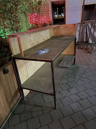 reseption masa: Metal karkaslı vitrin/rezepşn tipli masa Döner ucun, restorana aid - — 1