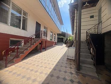 Продажа коттеджей и домов: Продается дом в селе орто-сай, участок 11 соток, в участке 2 дома 1-но — 7