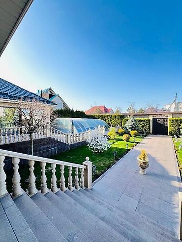 Продажа коттеджей и домов: 5 и более комнат, 500 м², Бишкек, Арча-Бешик ж/м Риэлтор — 4