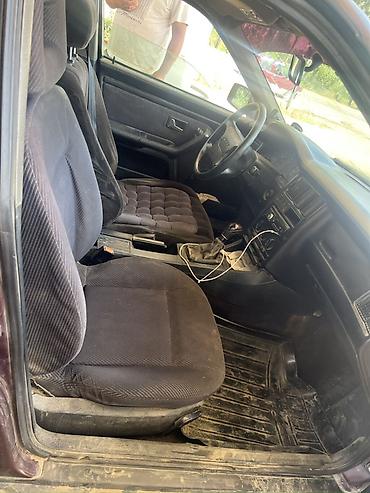 салон е46: Audi 80: 1996 г., 1.8 л, Кол менен иштөөчү, Бензин, Седан — 5