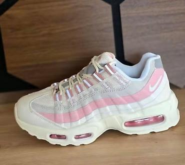 Patike: Razni modeli
Cena 3200 dinara 
Br 36-41




j5 — 14
