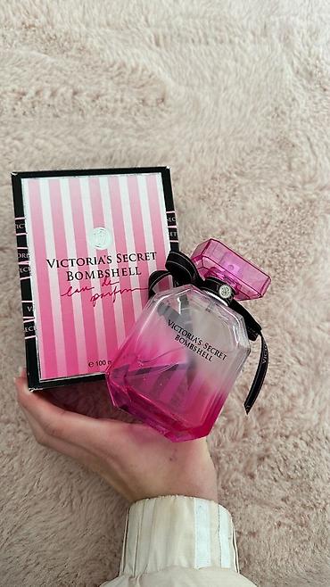 Victoria's Secret Bombshell — parlaq, cazibədar və enerjili qadın