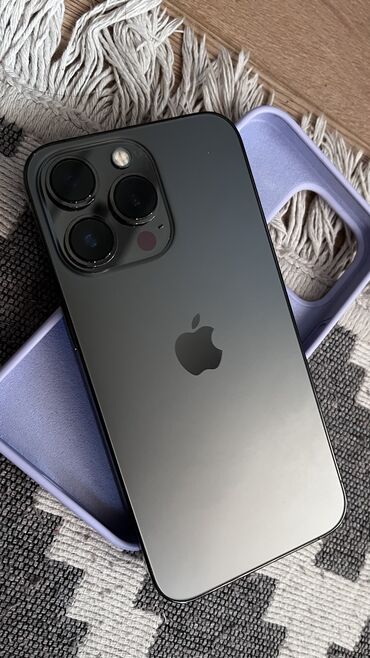 необычные чехлы на айфон 13 про макс: IPhone 13 Pro, Б/у, 256 ГБ, Graphite, Зарядное устройство, Защитное стекло, Чехол, 78 %