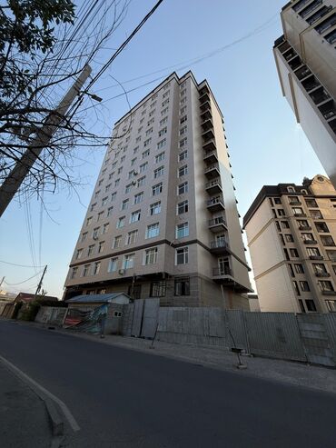 2 комнатная квартира в джале: 2 бөлмө, 64 кв. м, Элитка, 10 кабат, ПСО (өзү оңдоп түзөтүп бүтүү үчүн)