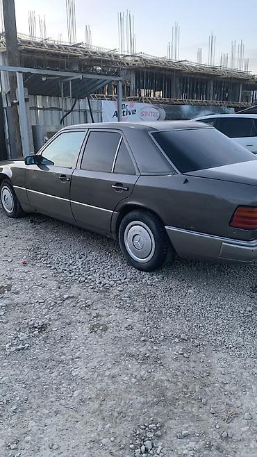 Mercedes-Benz: Mercedes-Benz 220: 1992 г., 2.3 л, Ручные, Бензин, Седан — 8