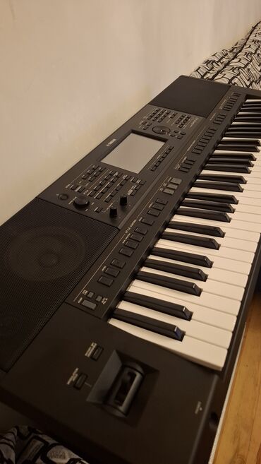 Sintezatorlar: Sintezator, Yamaha, Yeni, Ünvandan götürmə — 1