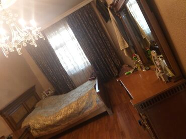 Yataq otağı dəstləri: 2 təknəfərlik çarpayı, Dolab, 2 tumba, Komod, Türkiyə, İşlənmiş — 6