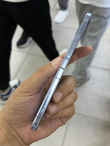 samsung: Samsung Galaxy Z Flip 4, Б/у, 256 ГБ, цвет - Фиолетовый, 1 SIM, 2 SIM — 3