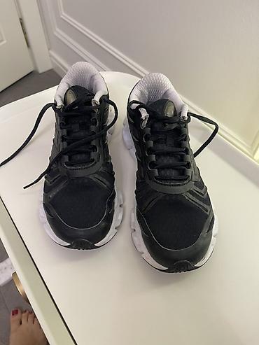 adidas az: Original Adidas 40 ölçü/39 ölçüye uyğundur.Az geyinilib — 1