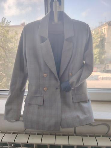 1 dəfə geynilib 90 azn alınıb 30 satılır Qadın üçün klassik blazer -