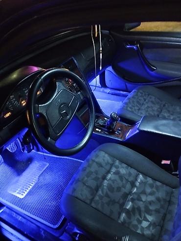 Mercedes-Benz: Mercedes-Benz C240 sedan - Kuzov: W202 sedan, qara rəng - Mühərrik — 4