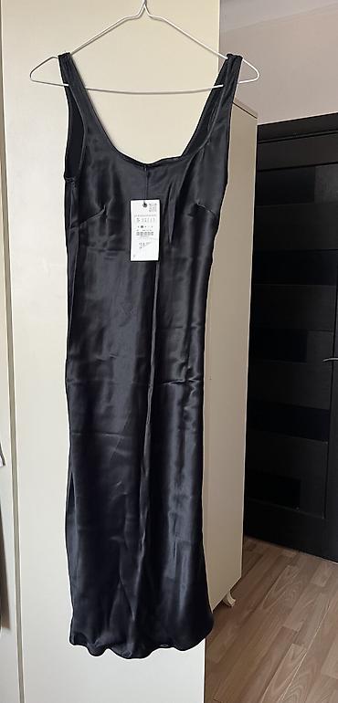 Kəmərlər: ZARA teze etiketli saten don 
S razmer — 10