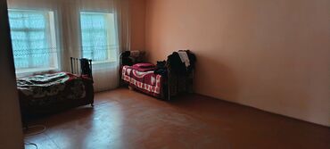 Həyət evləri və villaların satışı: 4 otaqlı, 12 kv. m, Orta təmir — 8